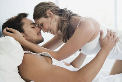 Có thai tháng đầu quan hệ được không?