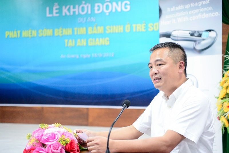 PGS.TS Nguyễn Lân Hiếu tham gia dự án nhân đạo "Phát hiện sớm bệnh tim bẩm sinh ở trẻ sơ sinh tại An Giang"