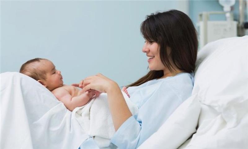 Nghỉ ngơi đầy đủ giúp mẹ sớm hồi phục Vết đẻ mổ bao lâu thì lành hẳn