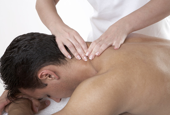 Bấm huyệt chữa thoái hóa đốt sống cổ