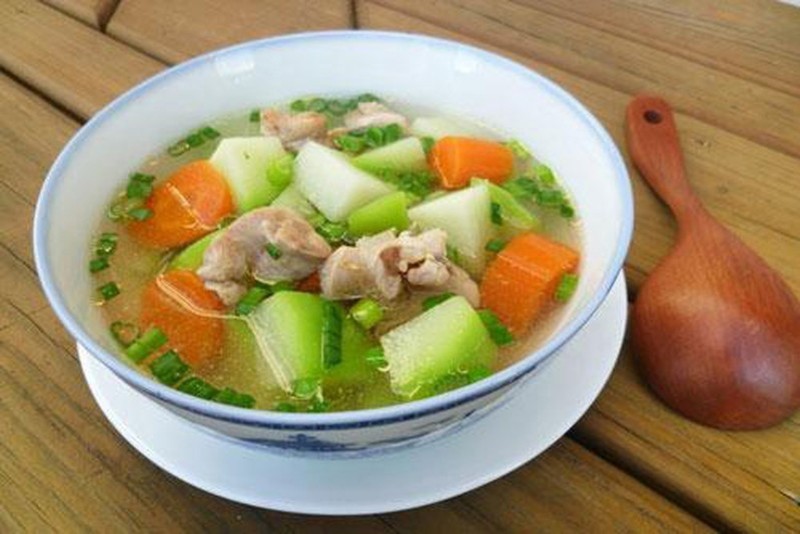 Canh đu đủ sườn non lợi sữa