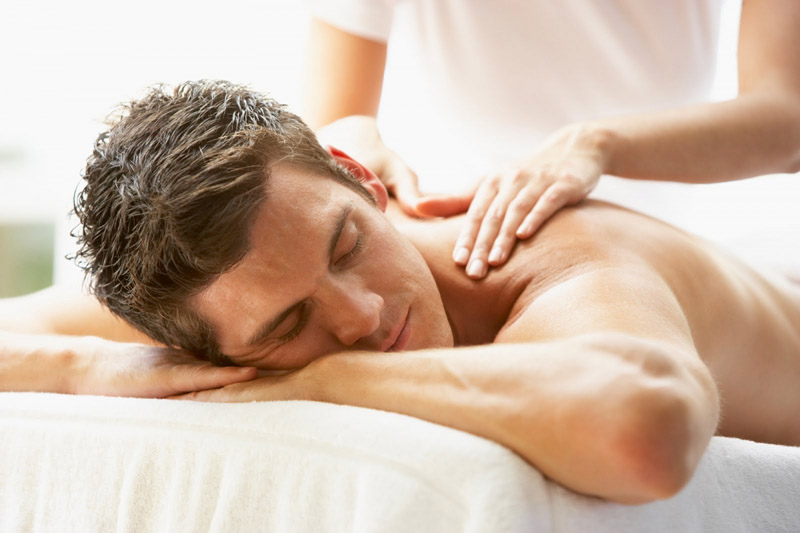 Người bệnh có thể đi massage hoặc xông hơi để thư giãn cơ thể