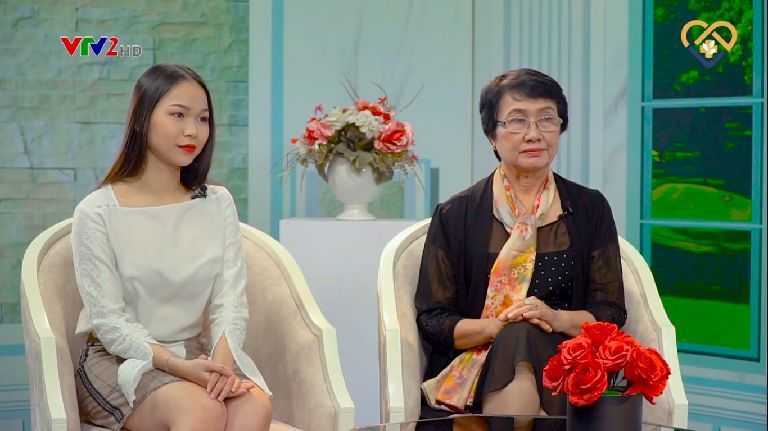 Bạn Huyền Anh chia sẻ về quá trình trị mụn bằng Nhất Nam Hoàn Nguyên Bì trên VTV2