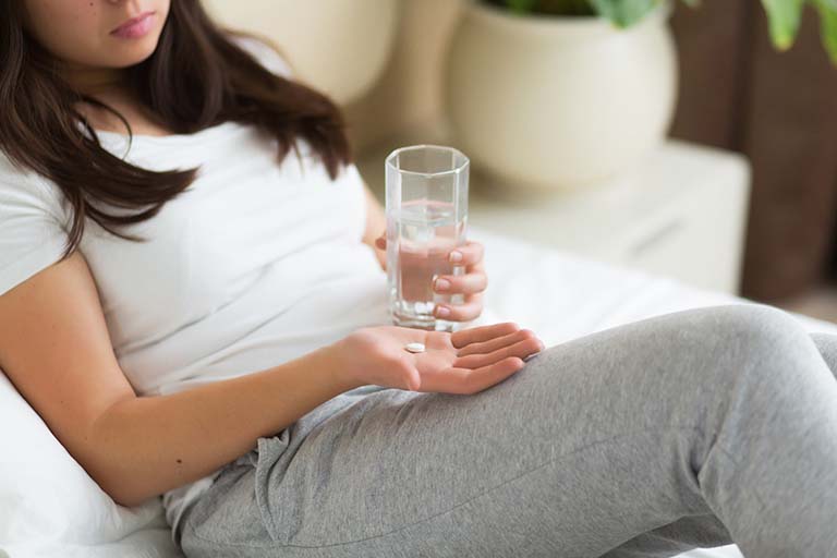 giảm đau bụng ngày rụng trứng