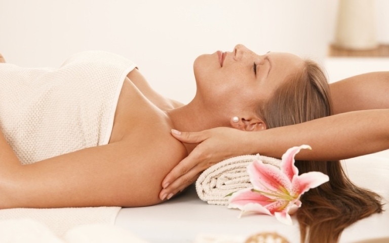 massage tốt cho làn da mẹ bỉm