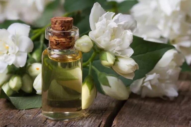 mẹo chữa mất ngủ dân gian từ tinh dầu hoa nhài