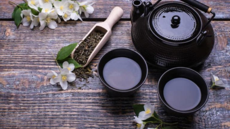 Tim sen có thể kết hợp với hoa nhài, lá vông, táo nhân để cải thiện chất lượng giấc ngủ