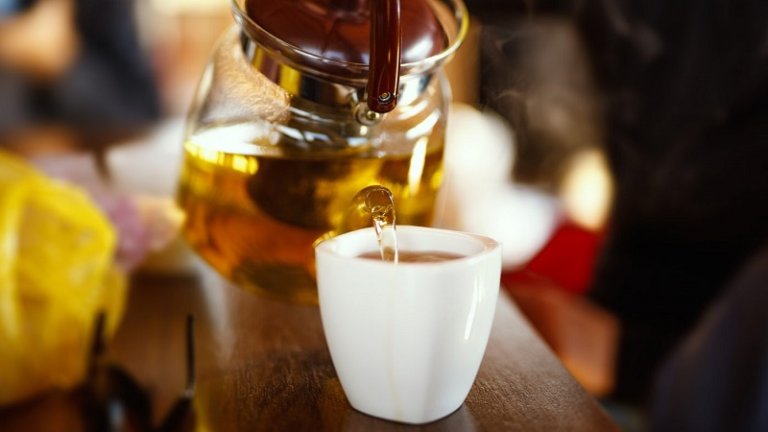 Nước sắc từ lá dâu, lạc tiên, tim sen, lá vông nem, thảo quyết minh, đậu đen chữa mất ngủ, đau lưng, choáng váng đầu óc