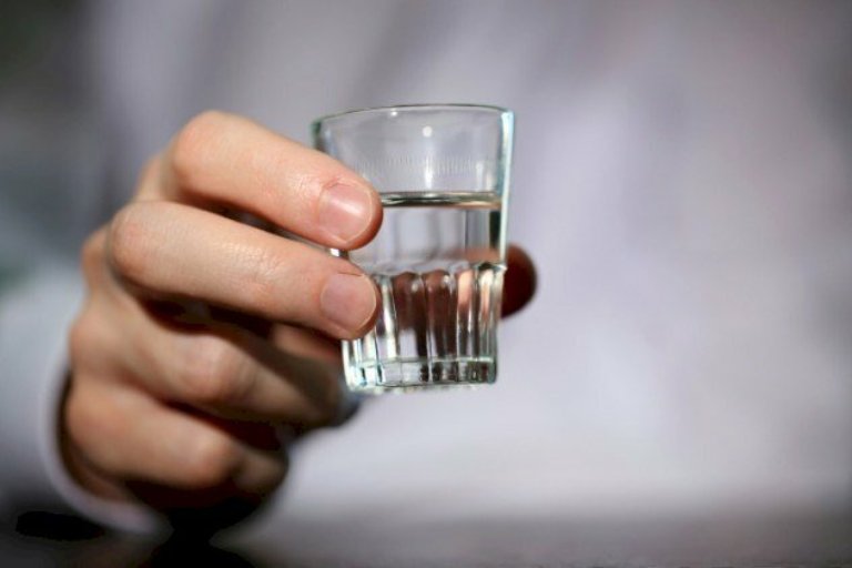 Có thể dùng rượu trắng làm chất dẫn để tăng hiệu quả của lá vông