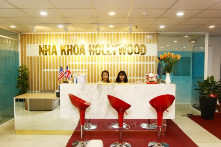 Nha khoa Hollywood cung cấp đa dạng các dịch vụ nha khoa bao gồm cạo vôi răng